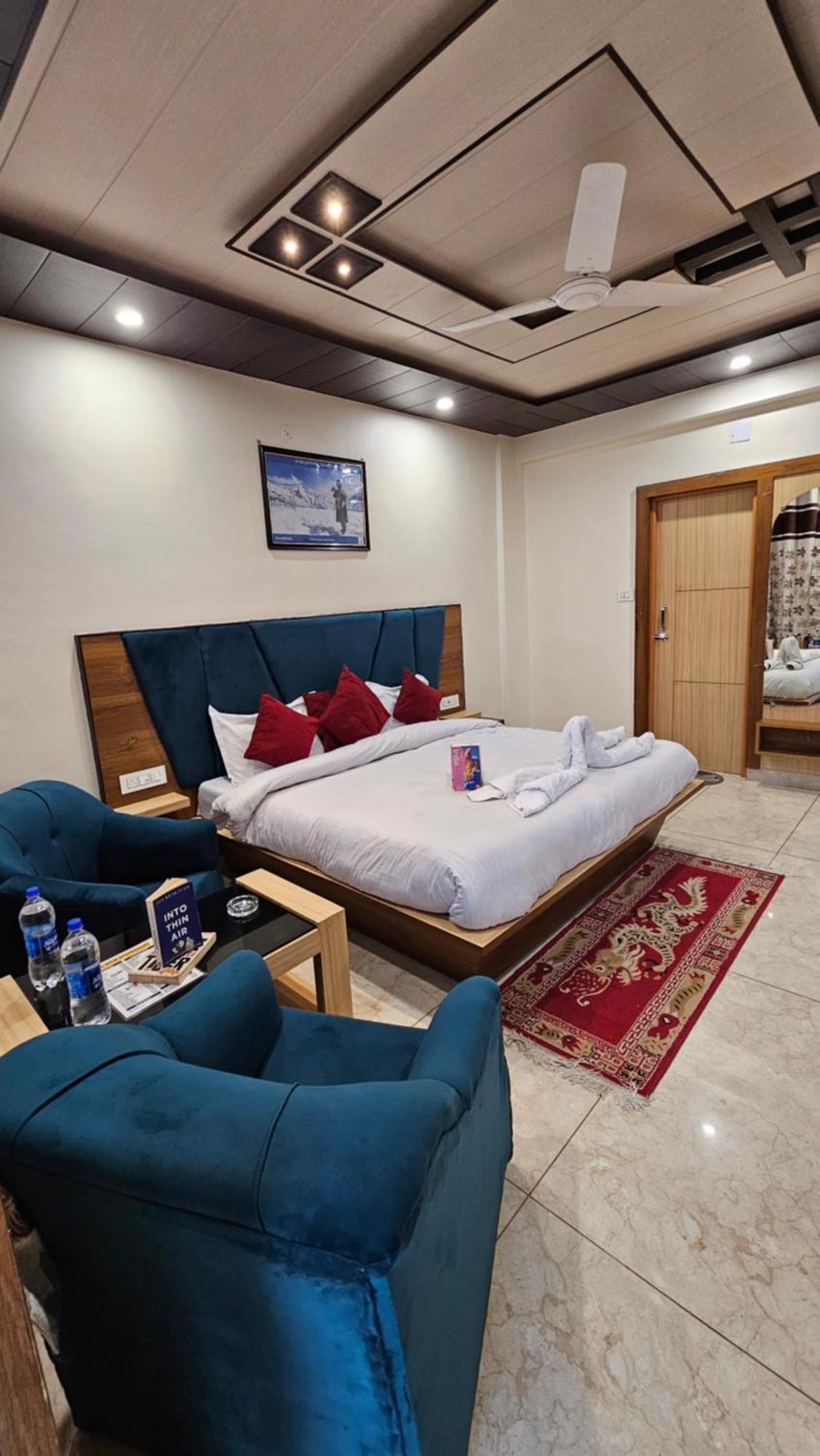 Green View Hotel And Restaurant Мак-Леод-Гейндж Экстерьер фото